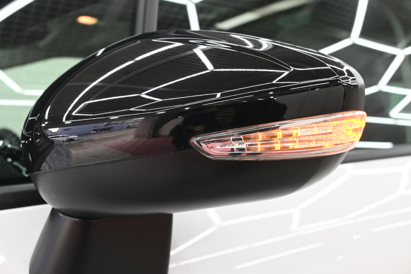 シトロエン C3 ｴｱｸﾛｽSUV ﾌﾞﾙｰHDi ｼｬｲﾝPKG　後期ﾓﾃﾞﾙ ﾚｻﾞｰ×ﾌｧﾌﾞﾘｯｸｺﾝﾋﾞﾚｻﾞｰｼｰﾄ ﾊﾟﾉﾗﾏSR ｸﾙｺﾝ 純正7ｲﾝﾁﾀｯﾁｽｸﾘｰﾝ CarPlay Bｶﾒﾗ 純正17ｲﾝﾁAW LEDﾗｲﾄ ｱｸﾃｨﾌﾞｾｰﾌﾃｨﾌﾞﾚｰｷ　2年保証付