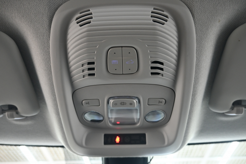 シトロエン C3 ｴｱｸﾛｽSUV ﾌﾞﾙｰHDi ｼｬｲﾝPKG　後期ﾓﾃﾞﾙ ﾚｻﾞｰ×ﾌｧﾌﾞﾘｯｸｺﾝﾋﾞﾚｻﾞｰｼｰﾄ ﾊﾟﾉﾗﾏSR ｸﾙｺﾝ 純正7ｲﾝﾁﾀｯﾁｽｸﾘｰﾝ CarPlay Bｶﾒﾗ 純正17ｲﾝﾁAW LEDﾗｲﾄ ｱｸﾃｨﾌﾞｾｰﾌﾃｨﾌﾞﾚｰｷ　2年保証付