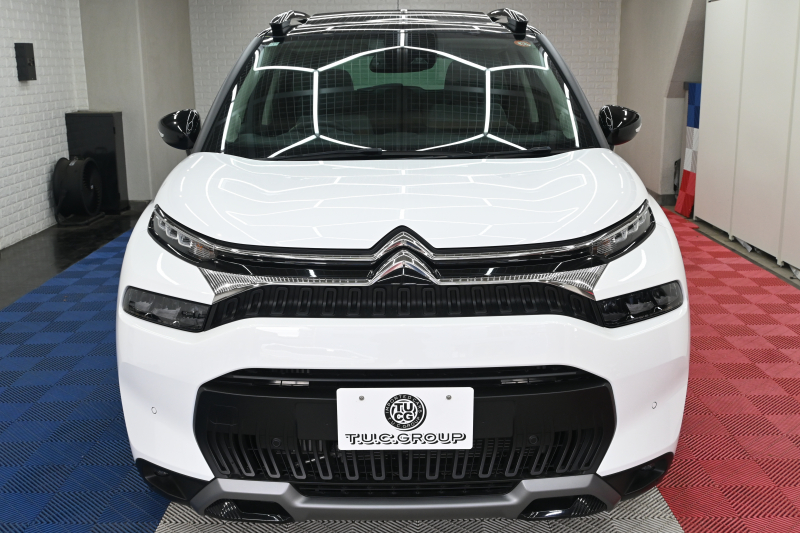 シトロエン C3 ｴｱｸﾛｽSUV ﾌﾞﾙｰHDi ｼｬｲﾝPKG　後期ﾓﾃﾞﾙ ﾚｻﾞｰ×ﾌｧﾌﾞﾘｯｸｺﾝﾋﾞﾚｻﾞｰｼｰﾄ ﾊﾟﾉﾗﾏSR ｸﾙｺﾝ 純正7ｲﾝﾁﾀｯﾁｽｸﾘｰﾝ CarPlay Bｶﾒﾗ 純正17ｲﾝﾁAW LEDﾗｲﾄ ｱｸﾃｨﾌﾞｾｰﾌﾃｨﾌﾞﾚｰｷ　2年保証付