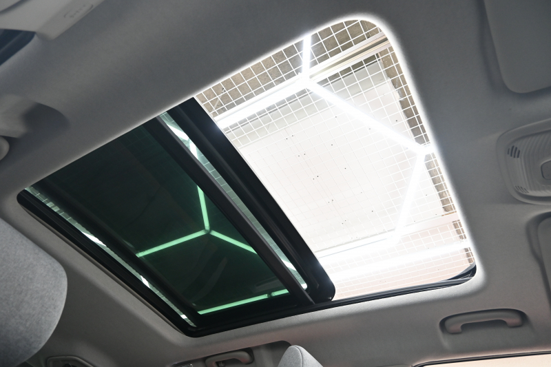 シトロエン C3 ｴｱｸﾛｽSUV ﾌﾞﾙｰHDi ｼｬｲﾝPKG　後期ﾓﾃﾞﾙ ﾚｻﾞｰ×ﾌｧﾌﾞﾘｯｸｺﾝﾋﾞﾚｻﾞｰｼｰﾄ ﾊﾟﾉﾗﾏSR ｸﾙｺﾝ 純正7ｲﾝﾁﾀｯﾁｽｸﾘｰﾝ CarPlay Bｶﾒﾗ 純正17ｲﾝﾁAW LEDﾗｲﾄ ｱｸﾃｨﾌﾞｾｰﾌﾃｨﾌﾞﾚｰｷ　2年保証付