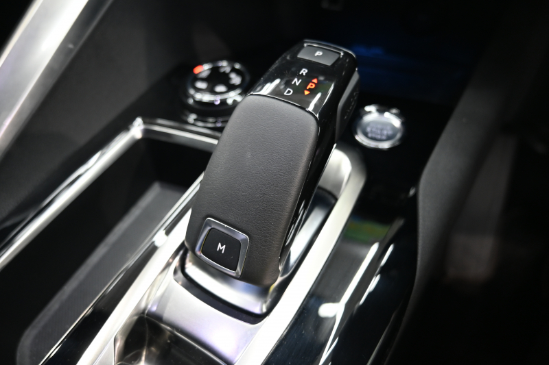 プジョー 3008 GT ﾌﾞﾙｰHDi　Pｽﾀ ACC ﾊｰﾌ革 純正ﾀｯﾁｽｸﾘｰﾝ ﾅﾋﾞTV ﾌﾙｾｸﾞ CarPlay ADVｺﾝﾄﾛｰﾙ 純正18ｲﾝﾁAW LEDﾗｲﾄ ｱｸﾃｨﾌﾞｾｰﾌﾃｨﾌﾞﾚｰｷ　2年保証付