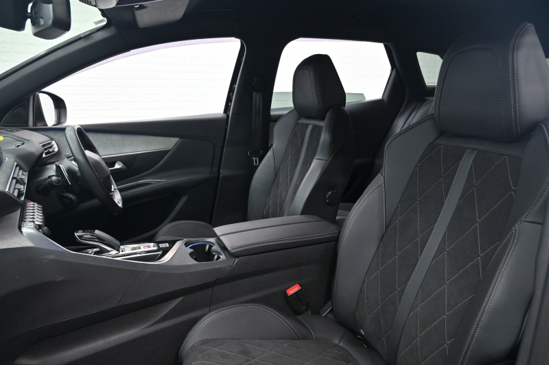 プジョー 3008 GT ﾌﾞﾙｰHDi　Pｽﾀ ACC ﾊｰﾌ革 純正ﾀｯﾁｽｸﾘｰﾝ ﾅﾋﾞTV ﾌﾙｾｸﾞ CarPlay ADVｺﾝﾄﾛｰﾙ 純正18ｲﾝﾁAW LEDﾗｲﾄ ｱｸﾃｨﾌﾞｾｰﾌﾃｨﾌﾞﾚｰｷ　2年保証付