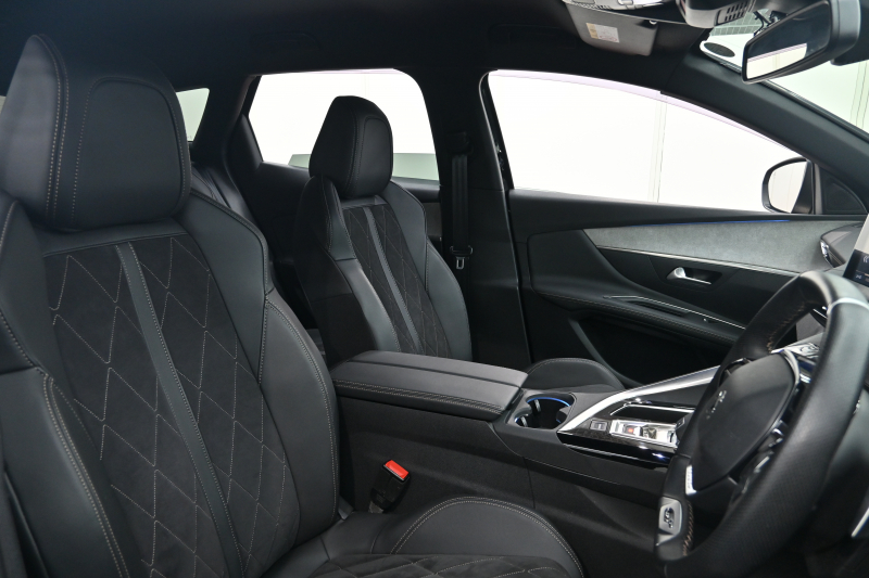 プジョー 3008 GT ﾌﾞﾙｰHDi　Pｽﾀ ACC ﾊｰﾌ革 純正ﾀｯﾁｽｸﾘｰﾝ ﾅﾋﾞTV ﾌﾙｾｸﾞ CarPlay ADVｺﾝﾄﾛｰﾙ 純正18ｲﾝﾁAW LEDﾗｲﾄ ｱｸﾃｨﾌﾞｾｰﾌﾃｨﾌﾞﾚｰｷ　2年保証付