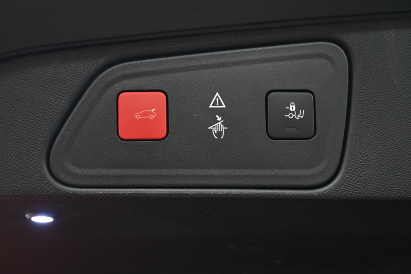 プジョー 3008 GT ﾌﾞﾙｰHDi　Pｽﾀ ACC ﾊｰﾌ革 純正ﾀｯﾁｽｸﾘｰﾝ ﾅﾋﾞTV ﾌﾙｾｸﾞ CarPlay ADVｺﾝﾄﾛｰﾙ 純正18ｲﾝﾁAW LEDﾗｲﾄ ｱｸﾃｨﾌﾞｾｰﾌﾃｨﾌﾞﾚｰｷ　2年保証付