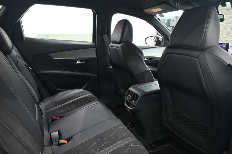 プジョー 3008 GT ﾌﾞﾙｰHDi　Pｽﾀ ACC ﾊｰﾌ革 純正ﾀｯﾁｽｸﾘｰﾝ ﾅﾋﾞTV ﾌﾙｾｸﾞ CarPlay ADVｺﾝﾄﾛｰﾙ 純正18ｲﾝﾁAW LEDﾗｲﾄ ｱｸﾃｨﾌﾞｾｰﾌﾃｨﾌﾞﾚｰｷ　2年保証付