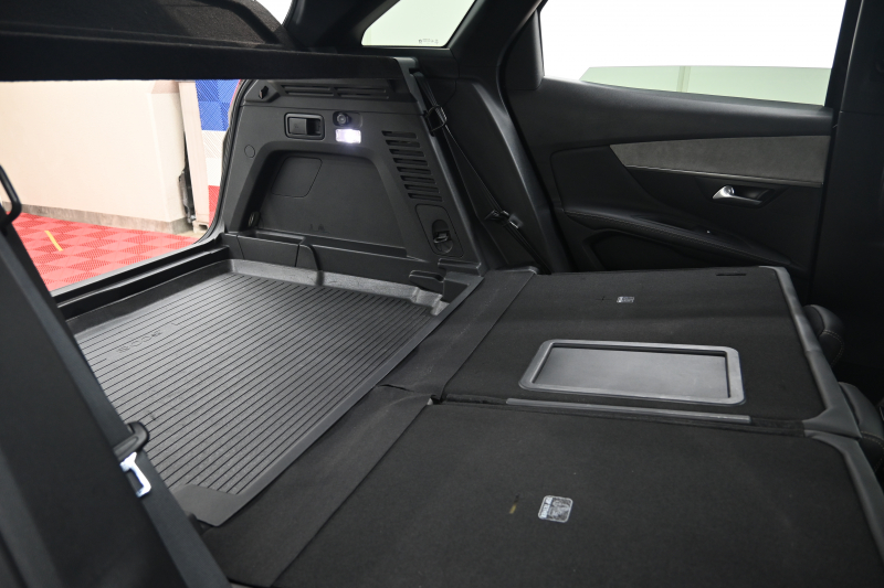 プジョー 3008 GT ﾌﾞﾙｰHDi　Pｽﾀ ACC ﾊｰﾌ革 純正ﾀｯﾁｽｸﾘｰﾝ ﾅﾋﾞTV ﾌﾙｾｸﾞ CarPlay ADVｺﾝﾄﾛｰﾙ 純正18ｲﾝﾁAW LEDﾗｲﾄ ｱｸﾃｨﾌﾞｾｰﾌﾃｨﾌﾞﾚｰｷ　2年保証付