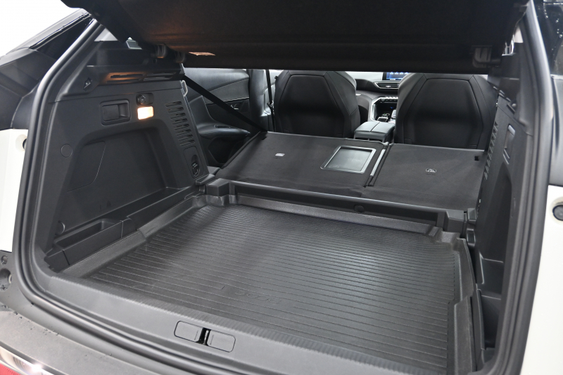 プジョー 3008 ｸﾛｽｼﾃｨ　1ｵｰﾅｰ 特別仕様車 ACC ﾊｰﾌ革 ﾊﾟﾉﾗﾏSR 純正ﾀｯﾁｽｸﾘｰﾝ ﾅﾋﾞTV ﾌﾙｾｸﾞ CarPlay ADVｺﾝﾄﾛｰﾙ 純正18ｲﾝﾁAW LEDﾗｲﾄ ｱｸﾃｨﾌﾞｾｰﾌﾃｨﾌﾞﾚｰｷ　2年保証付