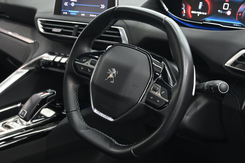 プジョー 3008 ｸﾛｽｼﾃｨ　1ｵｰﾅｰ 特別仕様車 ACC ﾊｰﾌ革 ﾊﾟﾉﾗﾏSR 純正ﾀｯﾁｽｸﾘｰﾝ ﾅﾋﾞTV ﾌﾙｾｸﾞ CarPlay ADVｺﾝﾄﾛｰﾙ 純正18ｲﾝﾁAW LEDﾗｲﾄ ｱｸﾃｨﾌﾞｾｰﾌﾃｨﾌﾞﾚｰｷ　2年保証付