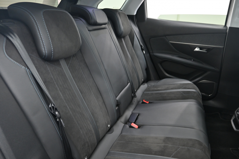 プジョー 3008 ｸﾛｽｼﾃｨ　1ｵｰﾅｰ 特別仕様車 ACC ﾊｰﾌ革 ﾊﾟﾉﾗﾏSR 純正ﾀｯﾁｽｸﾘｰﾝ ﾅﾋﾞTV ﾌﾙｾｸﾞ CarPlay ADVｺﾝﾄﾛｰﾙ 純正18ｲﾝﾁAW LEDﾗｲﾄ ｱｸﾃｨﾌﾞｾｰﾌﾃｨﾌﾞﾚｰｷ　2年保証付