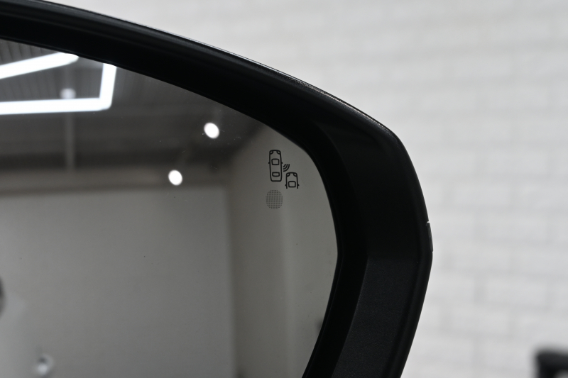 プジョー 3008 ｸﾛｽｼﾃｨ　1ｵｰﾅｰ 特別仕様車 ACC ﾊｰﾌ革 ﾊﾟﾉﾗﾏSR 純正ﾀｯﾁｽｸﾘｰﾝ ﾅﾋﾞTV ﾌﾙｾｸﾞ CarPlay ADVｺﾝﾄﾛｰﾙ 純正18ｲﾝﾁAW LEDﾗｲﾄ ｱｸﾃｨﾌﾞｾｰﾌﾃｨﾌﾞﾚｰｷ　2年保証付