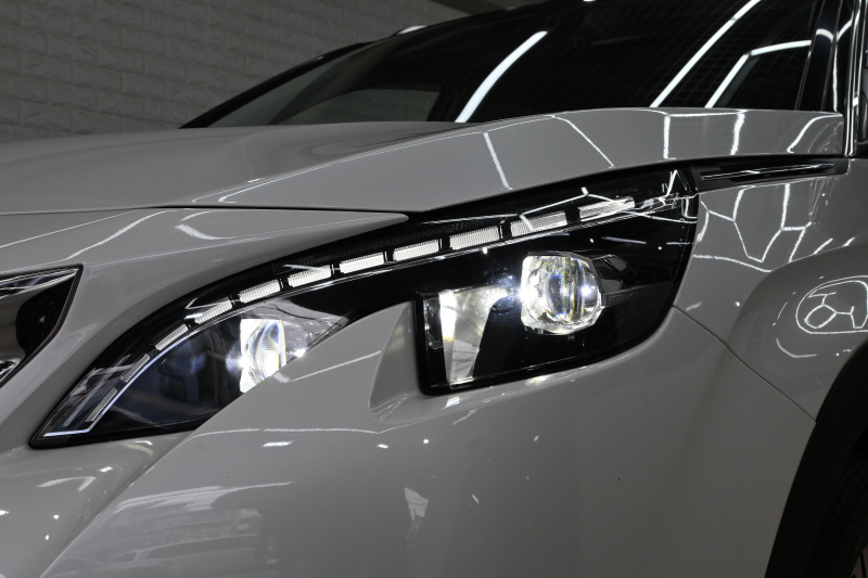 プジョー 3008 ｸﾛｽｼﾃｨ　1ｵｰﾅｰ 特別仕様車 ACC ﾊｰﾌ革 ﾊﾟﾉﾗﾏSR 純正ﾀｯﾁｽｸﾘｰﾝ ﾅﾋﾞTV ﾌﾙｾｸﾞ CarPlay ADVｺﾝﾄﾛｰﾙ 純正18ｲﾝﾁAW LEDﾗｲﾄ ｱｸﾃｨﾌﾞｾｰﾌﾃｨﾌﾞﾚｰｷ　2年保証付