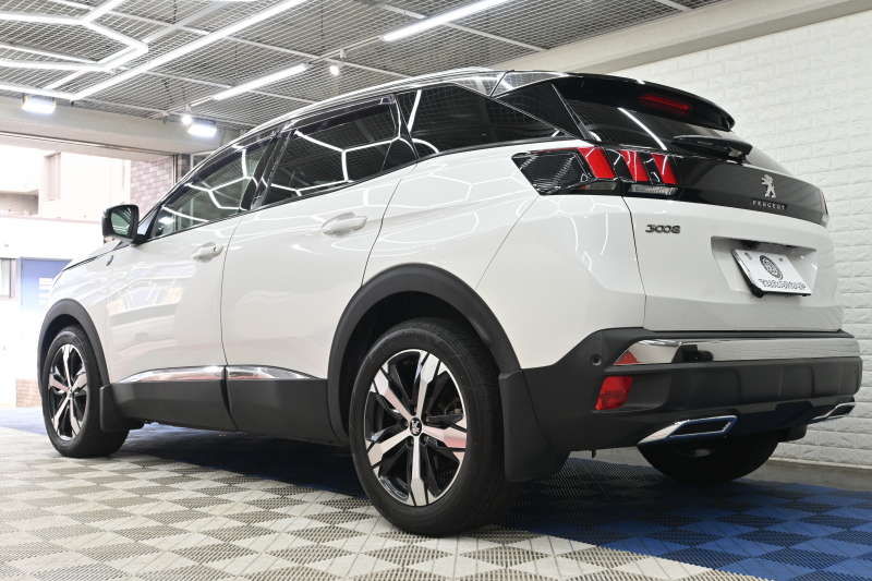 プジョー 3008 ｸﾛｽｼﾃｨ　1ｵｰﾅｰ 特別仕様車 ACC ﾊｰﾌ革 ﾊﾟﾉﾗﾏSR 純正ﾀｯﾁｽｸﾘｰﾝ ﾅﾋﾞTV ﾌﾙｾｸﾞ CarPlay ADVｺﾝﾄﾛｰﾙ 純正18ｲﾝﾁAW LEDﾗｲﾄ ｱｸﾃｨﾌﾞｾｰﾌﾃｨﾌﾞﾚｰｷ　2年保証付