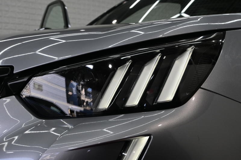 プジョー 2008 GTﾗｲﾝ　Pｽﾀ ACC ECO ﾊｰﾌ革 ﾊﾟﾉﾗﾏSR 純正ﾀｯﾁｽｸﾘｰﾝ ﾅﾋﾞTV CarPlay Bｶﾒﾗ 純正17ｲﾝﾁAW LEDﾗｲﾄ　2年保証付