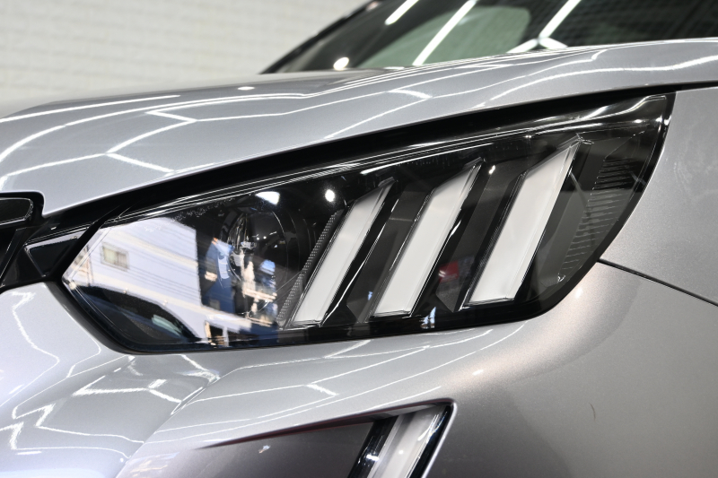 プジョー 2008 GTﾗｲﾝ　Pｽﾀ ACC ECO ﾊｰﾌ革 ﾊﾟﾉﾗﾏSR 純正ﾀｯﾁｽｸﾘｰﾝ ﾅﾋﾞTV CarPlay Bｶﾒﾗ 純正17ｲﾝﾁAW LEDﾗｲﾄ　2年保証付