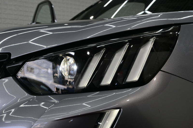 プジョー 2008 GTﾗｲﾝ　Pｽﾀ ACC ECO ﾊｰﾌ革 ﾊﾟﾉﾗﾏSR 純正ﾀｯﾁｽｸﾘｰﾝ ﾅﾋﾞTV CarPlay Bｶﾒﾗ 純正17ｲﾝﾁAW LEDﾗｲﾄ　2年保証付