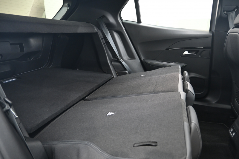 プジョー 2008 GTﾗｲﾝ　Pｽﾀ ACC ECO ﾊｰﾌ革 ﾊﾟﾉﾗﾏSR 純正ﾀｯﾁｽｸﾘｰﾝ ﾅﾋﾞTV CarPlay Bｶﾒﾗ 純正17ｲﾝﾁAW LEDﾗｲﾄ　2年保証付