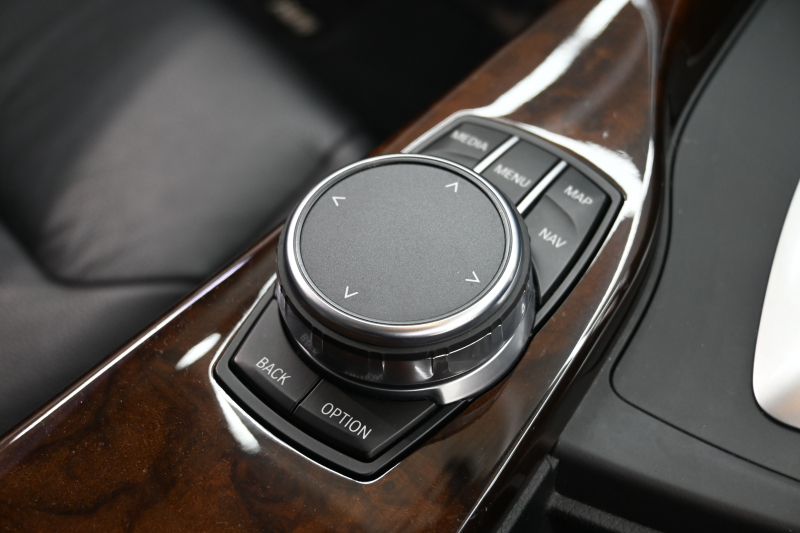 BMW 3シリーズ 320d ﾂｰﾘﾝｸﾞ ﾗｸﾞｼﾞｭｱﾘｰ　後期ﾓﾃﾞﾙ ACC 黒革 純正HDDﾅﾋﾞ Bｶﾒﾗ 17ｲﾝﾁAW ｵｰﾄﾃｰﾙｹﾞｰﾄ LEDﾍｯﾄﾞﾗｲﾄ　2年保証付