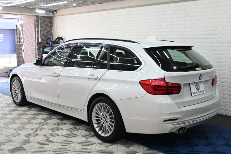 BMW 3シリーズ 320d ﾂｰﾘﾝｸﾞ ﾗｸﾞｼﾞｭｱﾘｰ　後期ﾓﾃﾞﾙ ACC 黒革 純正HDDﾅﾋﾞ Bｶﾒﾗ 17ｲﾝﾁAW ｵｰﾄﾃｰﾙｹﾞｰﾄ LEDﾍｯﾄﾞﾗｲﾄ　2年保証付