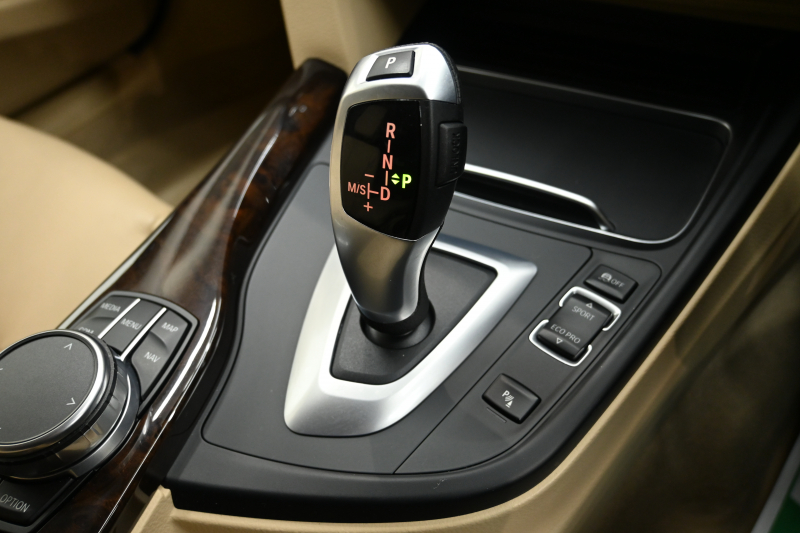 BMW 3シリーズ 320d ﾂｰﾘﾝｸﾞ ﾗｸﾞｼﾞｭｱﾘｰ　後期ﾓﾃﾞﾙ ACC ﾍﾞｰｼﾞｭ革 純正HDDﾅﾋﾞ TVﾁｭｰﾅｰ Bｶﾒﾗ 17ｲﾝﾁAW ｵｰﾄﾃｰﾙｹﾞｰﾄ LEDﾍｯﾄﾞﾗｲﾄ　2年保証付