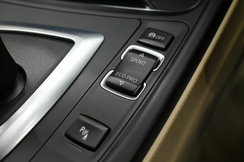 BMW 3シリーズ 320d ﾂｰﾘﾝｸﾞ ﾗｸﾞｼﾞｭｱﾘｰ　後期ﾓﾃﾞﾙ ACC ﾍﾞｰｼﾞｭ革 純正HDDﾅﾋﾞ TVﾁｭｰﾅｰ Bｶﾒﾗ 17ｲﾝﾁAW ｵｰﾄﾃｰﾙｹﾞｰﾄ LEDﾍｯﾄﾞﾗｲﾄ　2年保証付