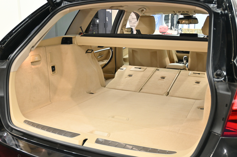 BMW 3シリーズ 320d ﾂｰﾘﾝｸﾞ ﾗｸﾞｼﾞｭｱﾘｰ　後期ﾓﾃﾞﾙ ACC ﾍﾞｰｼﾞｭ革 純正HDDﾅﾋﾞ TVﾁｭｰﾅｰ Bｶﾒﾗ 17ｲﾝﾁAW ｵｰﾄﾃｰﾙｹﾞｰﾄ LEDﾍｯﾄﾞﾗｲﾄ　2年保証付