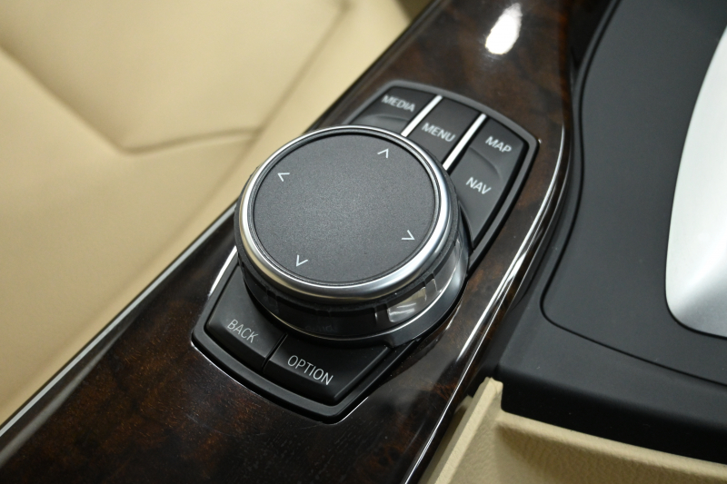 BMW 3シリーズ 320d ﾂｰﾘﾝｸﾞ ﾗｸﾞｼﾞｭｱﾘｰ　後期ﾓﾃﾞﾙ ACC ﾍﾞｰｼﾞｭ革 純正HDDﾅﾋﾞ TVﾁｭｰﾅｰ Bｶﾒﾗ 17ｲﾝﾁAW ｵｰﾄﾃｰﾙｹﾞｰﾄ LEDﾍｯﾄﾞﾗｲﾄ　2年保証付