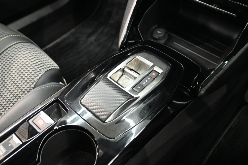 プジョー 2008 GT　Pｽﾀ ACC ECO ﾊｰﾌ革 ﾊﾟﾉﾗﾏSR 純正ﾀｯﾁｽｸﾘｰﾝ ﾅﾋﾞTV CarPlay Bｶﾒﾗ 純正17ｲﾝﾁAW LEDﾗｲﾄ ｱｸﾃｨﾌﾞｾｰﾌﾃｨﾌﾞﾚｰｷ　2年保証付