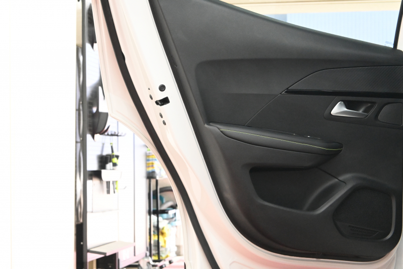 プジョー 2008 GT　Pｽﾀ ACC ECO ﾊｰﾌ革 ﾊﾟﾉﾗﾏSR 純正ﾀｯﾁｽｸﾘｰﾝ ﾅﾋﾞTV CarPlay Bｶﾒﾗ 純正17ｲﾝﾁAW LEDﾗｲﾄ ｱｸﾃｨﾌﾞｾｰﾌﾃｨﾌﾞﾚｰｷ　2年保証付