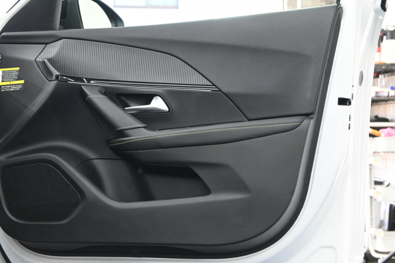 プジョー 2008 GT　Pｽﾀ ACC ECO ﾊｰﾌ革 ﾊﾟﾉﾗﾏSR 純正ﾀｯﾁｽｸﾘｰﾝ ﾅﾋﾞTV CarPlay Bｶﾒﾗ 純正17ｲﾝﾁAW LEDﾗｲﾄ ｱｸﾃｨﾌﾞｾｰﾌﾃｨﾌﾞﾚｰｷ　2年保証付