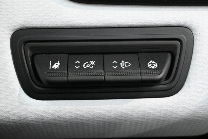 ルノー ルーテシア ｲﾝﾃﾝｽﾌﾟﾗｽ　ACC Pｽﾀ ECO機能 黒革ｼｰﾄ ｼｰﾄﾋｰﾀｰ ﾚｻﾞｰｽﾃｱ 純正ﾀｯﾁｽｸﾘｰﾝ CarPlay Bｶﾒﾗ LEDﾗｲﾄ ｱﾝﾋﾞｴﾝﾄﾗｲﾄ　2年保証付