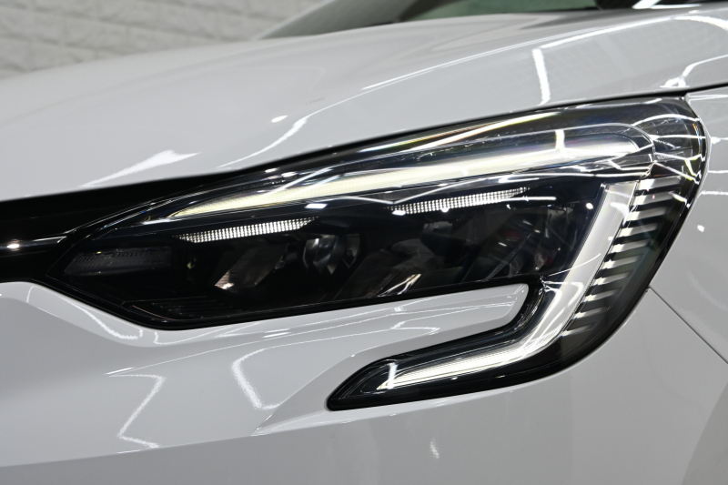 ルノー ルーテシア ｲﾝﾃﾝｽﾌﾟﾗｽ　ACC Pｽﾀ ECO機能 黒革ｼｰﾄ ｼｰﾄﾋｰﾀｰ ﾚｻﾞｰｽﾃｱ 純正ﾀｯﾁｽｸﾘｰﾝ CarPlay Bｶﾒﾗ LEDﾗｲﾄ ｱﾝﾋﾞｴﾝﾄﾗｲﾄ　2年保証付