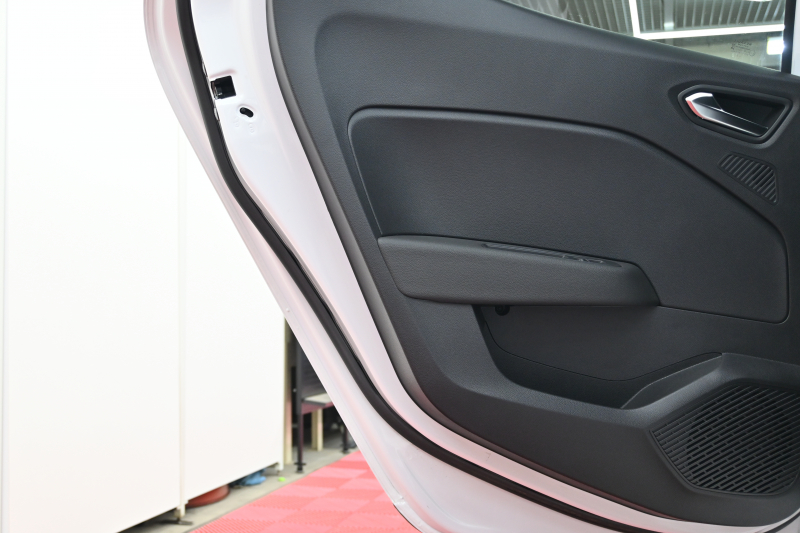 ルノー ルーテシア ｲﾝﾃﾝｽﾌﾟﾗｽ　ACC Pｽﾀ ECO機能 黒革ｼｰﾄ ｼｰﾄﾋｰﾀｰ ﾚｻﾞｰｽﾃｱ 純正ﾀｯﾁｽｸﾘｰﾝ CarPlay Bｶﾒﾗ LEDﾗｲﾄ ｱﾝﾋﾞｴﾝﾄﾗｲﾄ　2年保証付