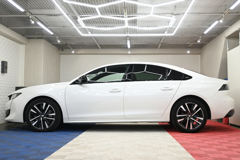 プジョー 508 508 GT ﾌﾞﾙｰHDi　ACC ｱｸﾃｨﾌﾞｾｰﾌﾃｨ ﾚｰﾝｷｰﾌﾟA ﾅｯﾊﾟ革 純正ﾅﾋﾞTV CarPlay Bｶﾒﾗ FOCALｽﾋﾟｰｶｰ  18ｲﾝﾁAW　2年保証