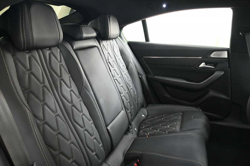 プジョー 508 508 GT ﾌﾞﾙｰHDi　ACC ｱｸﾃｨﾌﾞｾｰﾌﾃｨ ﾚｰﾝｷｰﾌﾟA ﾅｯﾊﾟ革 純正ﾅﾋﾞTV CarPlay Bｶﾒﾗ FOCALｽﾋﾟｰｶｰ  18ｲﾝﾁAW　2年保証