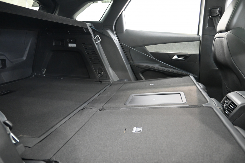 プジョー 3008 3008 GT ﾌﾞﾙｰHDi 　後期ﾓﾃﾞﾙ ACC LKA ﾊｰﾌ革 ﾊﾟﾉﾗﾏR 純正ﾅﾋﾞTV ﾘｱﾓﾆﾀｰ CarPlay Bｶﾒﾗ 前後ｺｰﾅｰｾﾝｻｰ 純正18ｲﾝﾁAW LEDﾗｲﾄ　2年保証付