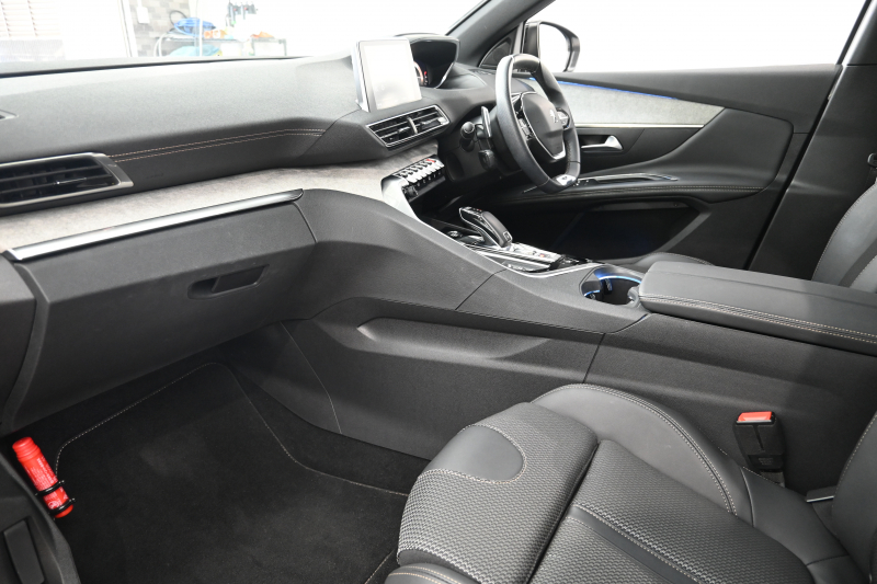 プジョー 3008 3008 GT ﾌﾞﾙｰHDi 　後期ﾓﾃﾞﾙ ACC LKA ﾊｰﾌ革 ﾊﾟﾉﾗﾏR 純正ﾅﾋﾞTV ﾘｱﾓﾆﾀｰ CarPlay Bｶﾒﾗ 前後ｺｰﾅｰｾﾝｻｰ 純正18ｲﾝﾁAW LEDﾗｲﾄ　2年保証付