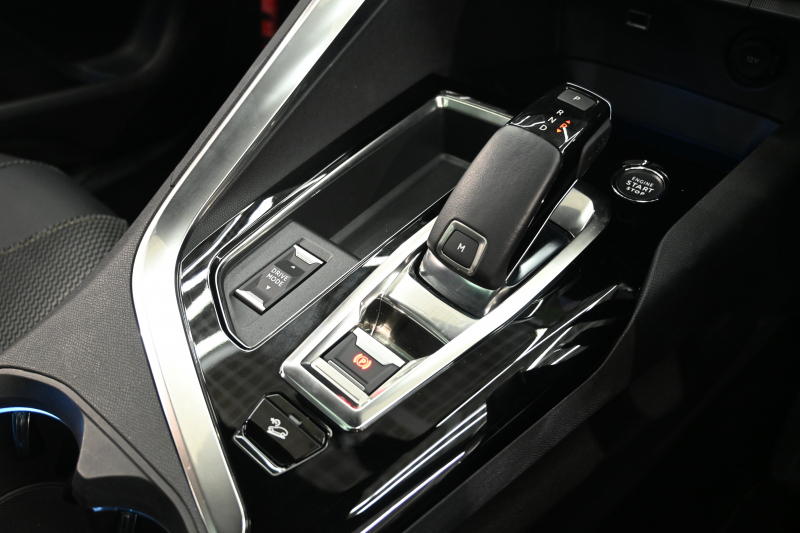 プジョー 3008 3008 GT ﾌﾞﾙｰHDi 　後期ﾓﾃﾞﾙ ACC LKA ﾊｰﾌ革 ﾊﾟﾉﾗﾏR 純正ﾅﾋﾞTV ﾘｱﾓﾆﾀｰ CarPlay Bｶﾒﾗ 前後ｺｰﾅｰｾﾝｻｰ 純正18ｲﾝﾁAW LEDﾗｲﾄ　2年保証付