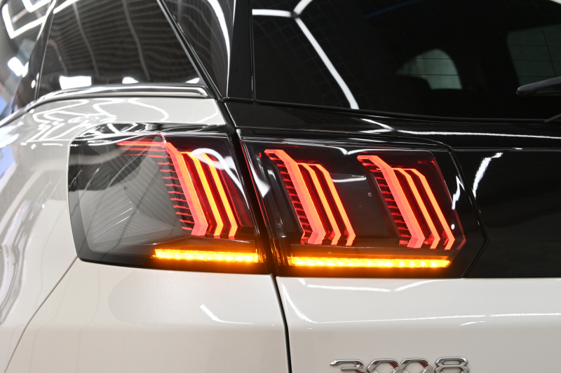 プジョー 3008 3008 GT ﾌﾞﾙｰHDi 　後期ﾓﾃﾞﾙ ACC LKA ﾊｰﾌ革 ﾊﾟﾉﾗﾏR 純正ﾅﾋﾞTV ﾘｱﾓﾆﾀｰ CarPlay Bｶﾒﾗ 前後ｺｰﾅｰｾﾝｻｰ 純正18ｲﾝﾁAW LEDﾗｲﾄ　2年保証付