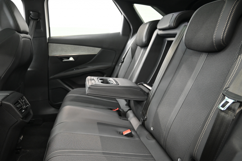 プジョー 3008 3008 GT ﾌﾞﾙｰHDi 　後期ﾓﾃﾞﾙ ACC LKA ﾊｰﾌ革 ﾊﾟﾉﾗﾏR 純正ﾅﾋﾞTV ﾘｱﾓﾆﾀｰ CarPlay Bｶﾒﾗ 前後ｺｰﾅｰｾﾝｻｰ 純正18ｲﾝﾁAW LEDﾗｲﾄ　2年保証付