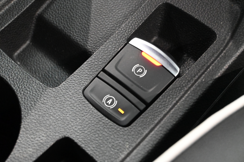 ルノー ルーテシア ｲﾝﾃﾝｽ　ACC Pｽﾀ ECO機能 専用ｼｰﾄ  ｽﾃｱﾘﾝｸﾞﾋｰﾀｰ 純正ﾀｯﾁｽｸﾘｰﾝ CarPlay Bｶﾒﾗ LEDﾗｲﾄ ｱﾝﾋﾞｴﾝﾄﾗｲﾄ 純正17ｲﾝﾁAW　2年保証付