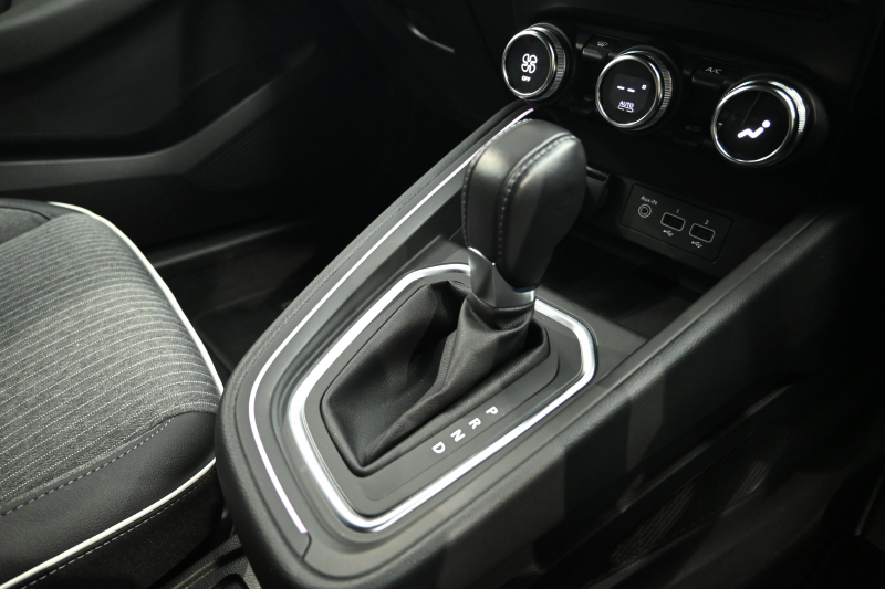 ルノー ルーテシア ｲﾝﾃﾝｽ　ACC Pｽﾀ ECO機能 専用ｼｰﾄ  ｽﾃｱﾘﾝｸﾞﾋｰﾀｰ 純正ﾀｯﾁｽｸﾘｰﾝ CarPlay Bｶﾒﾗ LEDﾗｲﾄ ｱﾝﾋﾞｴﾝﾄﾗｲﾄ 純正17ｲﾝﾁAW　2年保証付