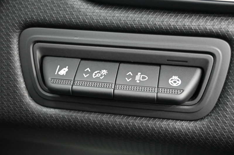 ルノー ルーテシア ｲﾝﾃﾝｽ　ACC Pｽﾀ ECO機能 専用ｼｰﾄ  ｽﾃｱﾘﾝｸﾞﾋｰﾀｰ 純正ﾀｯﾁｽｸﾘｰﾝ CarPlay Bｶﾒﾗ LEDﾗｲﾄ ｱﾝﾋﾞｴﾝﾄﾗｲﾄ 純正17ｲﾝﾁAW　2年保証付