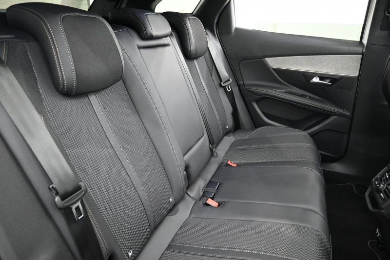 プジョー 3008 3008 GT　1ｵｰﾅｰ 後期ﾓﾃﾞﾙ ACC LKA ﾊｰﾌ革 ﾊﾟﾉﾗﾏSR 純正ﾀｯﾁｽｸﾘｰﾝ CarPlay Bｶﾒﾗ 前後ｺｰﾅｰｾﾝｻｰ 純正18ｲﾝﾁAW LEDﾗｲﾄ　新車保証継承可