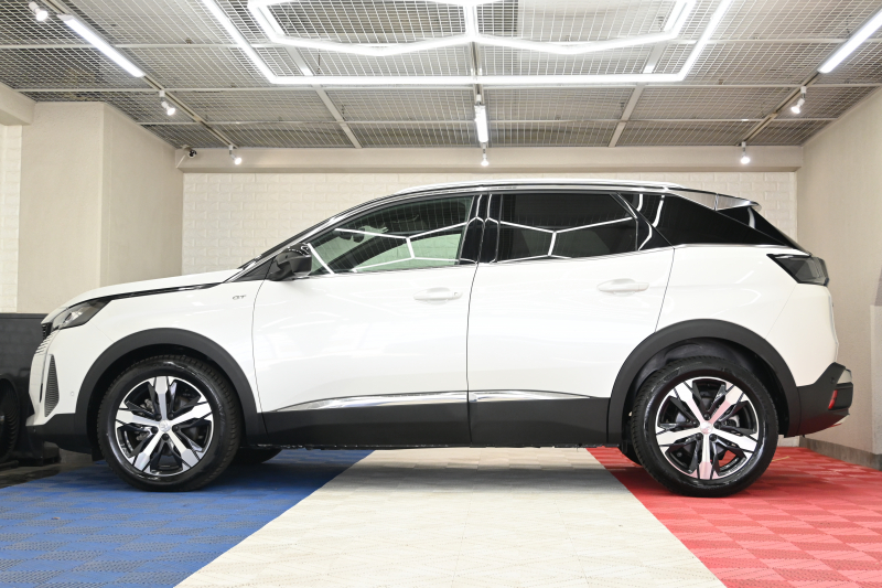 プジョー 3008 3008 GT　1ｵｰﾅｰ 後期ﾓﾃﾞﾙ ACC LKA ﾊｰﾌ革 ﾊﾟﾉﾗﾏSR 純正ﾀｯﾁｽｸﾘｰﾝ CarPlay Bｶﾒﾗ 前後ｺｰﾅｰｾﾝｻｰ 純正18ｲﾝﾁAW LEDﾗｲﾄ　新車保証継承可