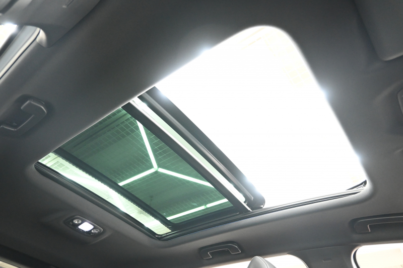 プジョー 3008 3008 GT　1ｵｰﾅｰ 後期ﾓﾃﾞﾙ ACC LKA ﾊｰﾌ革 ﾊﾟﾉﾗﾏSR 純正ﾀｯﾁｽｸﾘｰﾝ CarPlay Bｶﾒﾗ 前後ｺｰﾅｰｾﾝｻｰ 純正18ｲﾝﾁAW LEDﾗｲﾄ　新車保証継承可