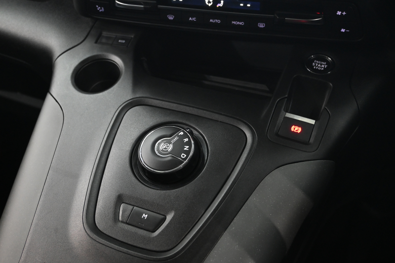 シトロエン ベルランゴ ｼｬｲﾝ　1ｵﾅ Pｽﾀ ﾊﾟｰｷﾝｸﾞｾﾝｻｰ BSM ﾊﾟﾉﾗﾏR ﾌｧﾌﾞﾘｯｸｼｰﾄ 純正ﾀｯﾁｽｸﾘｰﾝ ﾅﾋﾞTV BTｵｰﾃﾞｨｵ＆TEL CarPlay ｱﾝﾋﾞｴﾝｽﾗｲﾄ 純正16ｲﾝﾁAW　2年保証付