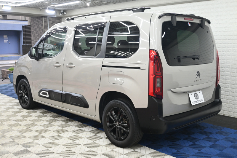 シトロエン ベルランゴ ｼｬｲﾝ　1ｵﾅ Pｽﾀ ﾊﾟｰｷﾝｸﾞｾﾝｻｰ BSM ﾊﾟﾉﾗﾏR ﾌｧﾌﾞﾘｯｸｼｰﾄ 純正ﾀｯﾁｽｸﾘｰﾝ ﾅﾋﾞTV BTｵｰﾃﾞｨｵ＆TEL CarPlay ｱﾝﾋﾞｴﾝｽﾗｲﾄ 純正16ｲﾝﾁAW　2年保証付