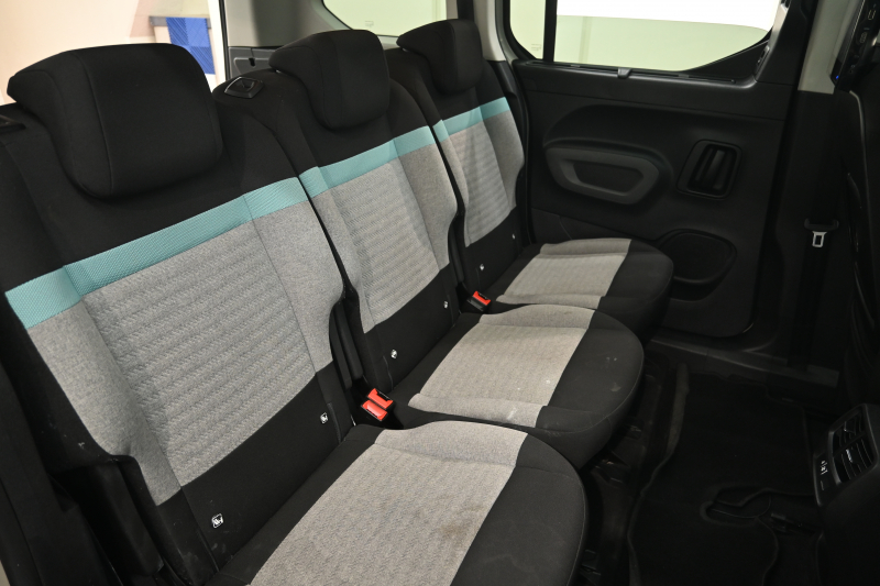 シトロエン ベルランゴ ｼｬｲﾝ　1ｵﾅ Pｽﾀ ﾊﾟｰｷﾝｸﾞｾﾝｻｰ BSM ﾊﾟﾉﾗﾏR ﾌｧﾌﾞﾘｯｸｼｰﾄ 純正ﾀｯﾁｽｸﾘｰﾝ ﾅﾋﾞTV BTｵｰﾃﾞｨｵ＆TEL CarPlay ｱﾝﾋﾞｴﾝｽﾗｲﾄ 純正16ｲﾝﾁAW　2年保証付