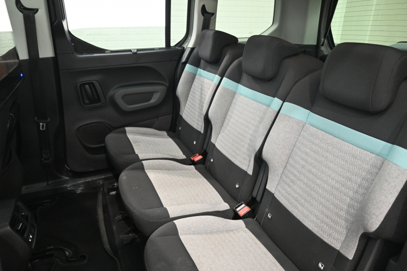 シトロエン ベルランゴ ｼｬｲﾝ　1ｵﾅ Pｽﾀ ﾊﾟｰｷﾝｸﾞｾﾝｻｰ BSM ﾊﾟﾉﾗﾏR ﾌｧﾌﾞﾘｯｸｼｰﾄ 純正ﾀｯﾁｽｸﾘｰﾝ ﾅﾋﾞTV BTｵｰﾃﾞｨｵ＆TEL CarPlay ｱﾝﾋﾞｴﾝｽﾗｲﾄ 純正16ｲﾝﾁAW　2年保証付