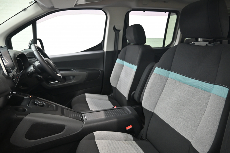 シトロエン ベルランゴ ｼｬｲﾝ　1ｵﾅ Pｽﾀ ﾊﾟｰｷﾝｸﾞｾﾝｻｰ BSM ﾊﾟﾉﾗﾏR ﾌｧﾌﾞﾘｯｸｼｰﾄ 純正ﾀｯﾁｽｸﾘｰﾝ ﾅﾋﾞTV BTｵｰﾃﾞｨｵ＆TEL CarPlay ｱﾝﾋﾞｴﾝｽﾗｲﾄ 純正16ｲﾝﾁAW　2年保証付